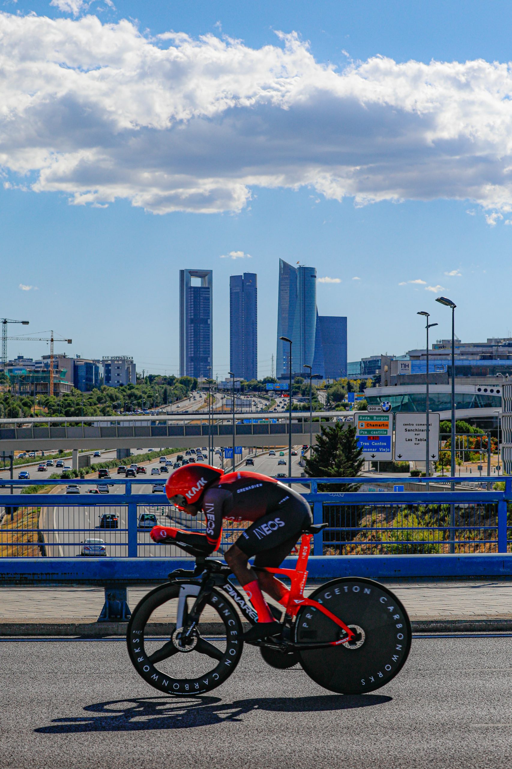 La Vuelta a España en la contrarreloj a su paso por Las Tablas, Madrid